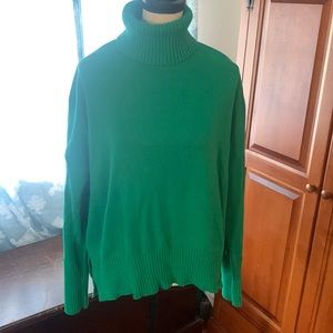 Emerald green BCBG turtleneck